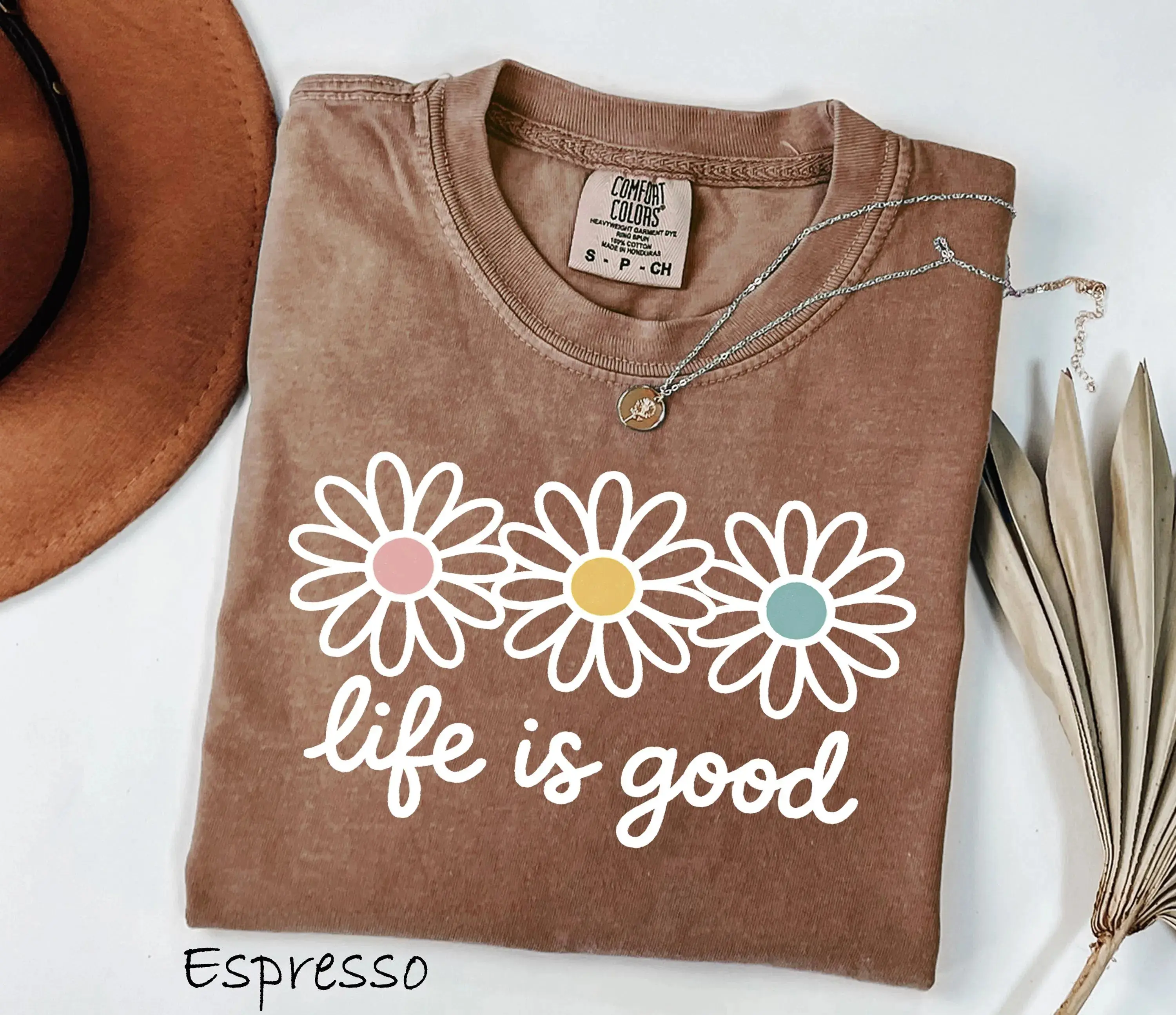 Comfort Colors Spring Daisy T-shirt, Life is Good Tee, Floral Graphic, Boho Flower Tee, Women’s Pastel Daisy T-shirt, Vintage Spring Shirt