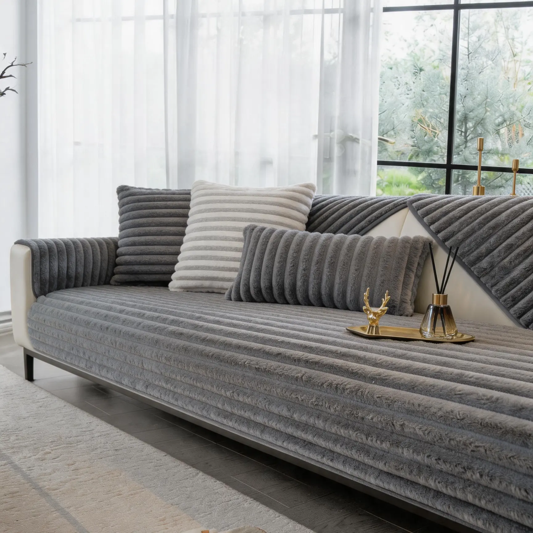 2026 new cream-style faux fur sofa cushion—instant luxury feel; ultra-soft faux fur sofa cover that transforms an old sofa into a French-inspired light luxury style, non-pilling, machine washable, with silicone anti-slip design, suitable for U-shaped and