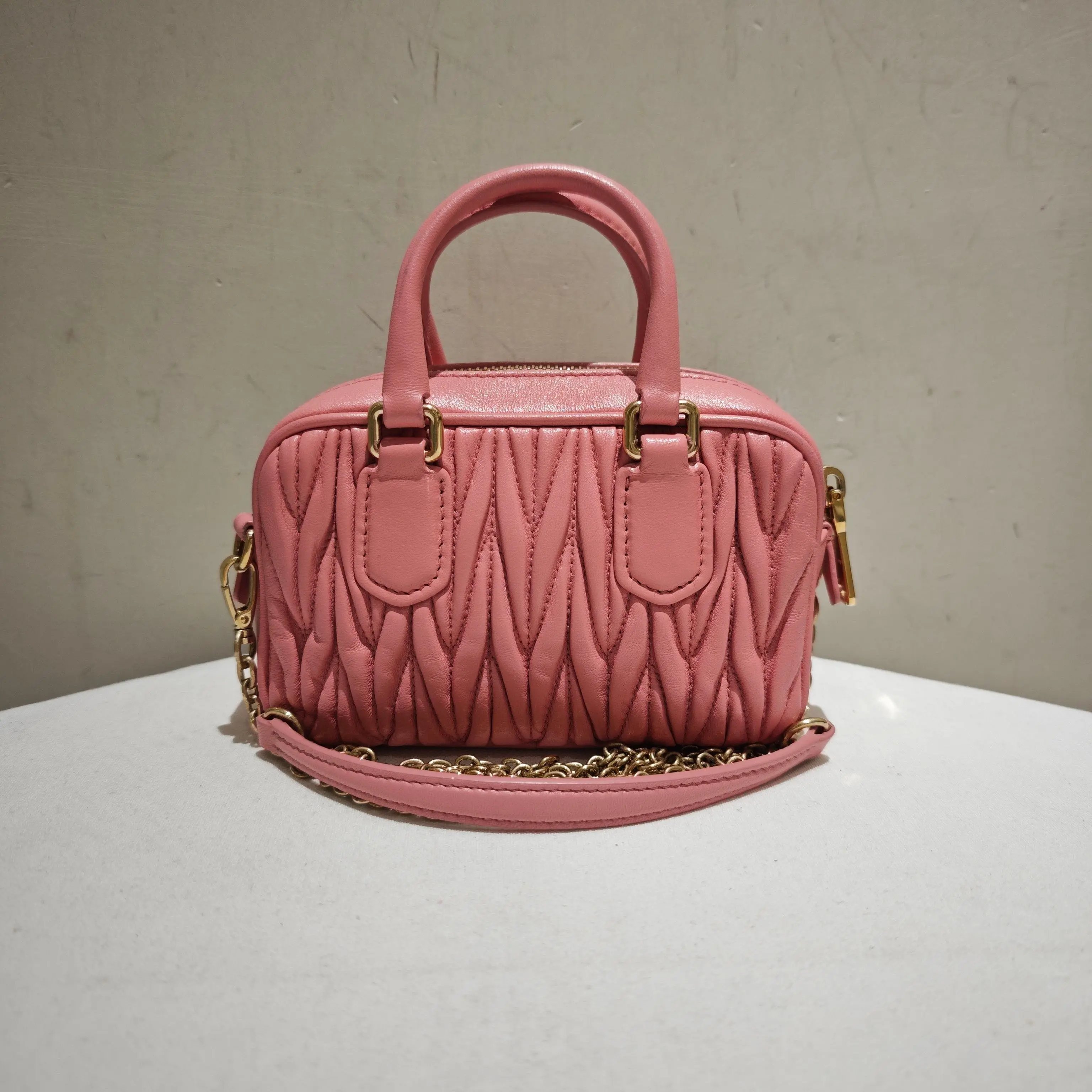 Pre-owned leather Crossbody Bags Miu Miu Mini Quilted Bag Pink 