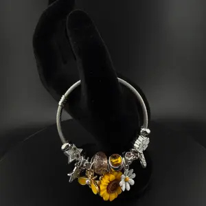 D'Luxe Essentials Faux Diamond Resin Sunflower Daisy Bee & Star Pattern Luxury Elegant Bangle Bracelet for Women's Fashion Jewelry