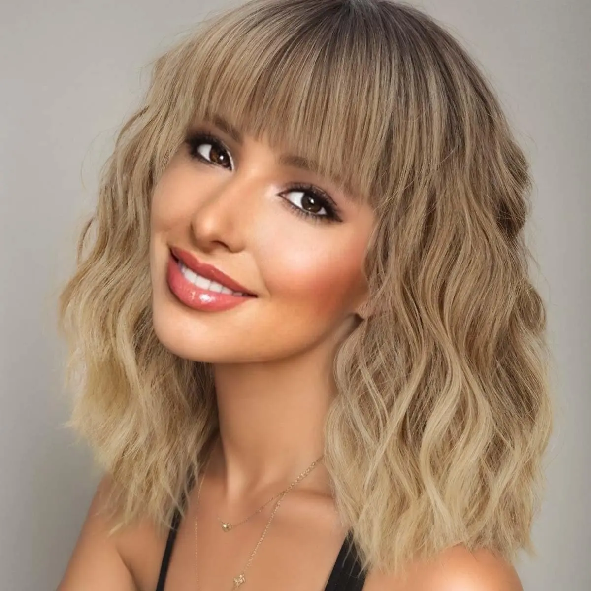 Blonde Wig with Bangs Synthetic Short Blonde Wigs for Women Dirty Blonde Wavy Wig for Daily Use