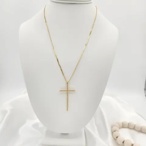 Minimalist chain with fine cross, elegant for women, 14K gold plated, high quality.