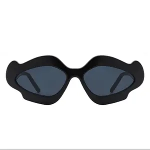 Wavy Design Geometric Women Fashion Sunglasses Retro Sunglasses