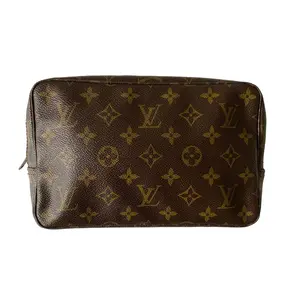 Pre-owned Louis Vuitton Pouch Toiletry Bags monogram Cosmetic trousse toilette 23 authentic with COA