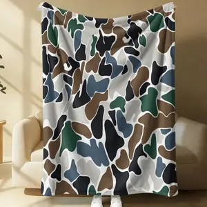 Camouflage Print Flannel Throw Blanket, Modern Abstract Camo Pattern Blanket for Summer Air Conditioner Room, Lightweight Cozy Blanket for Bed Sofa Cover Office Nap Car Camping Travel