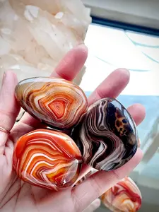 Sardonyx Palm Stone 60-160g 2.1-5.6oz 4-6cm 1.6-2.4in Large Crystal Palm Stone Root Chakra Stone Prosperity Stone Banded Sardonyx