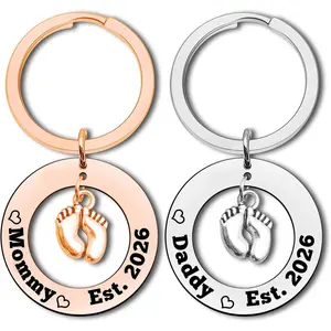 Pregnancy Announcement Gifts New Parents Keychain Daddy and Mommy Est 2026 Announcement Gifts for Couple Daddy Mommy to Be Gift Jewelry Shower New Father Mother to Be Present