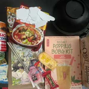 Manga Box Deluxe Edition: Manga Books, Ramen and Ramen Bowl, Asian snacks, Anime figure/Memorabilia and more!!