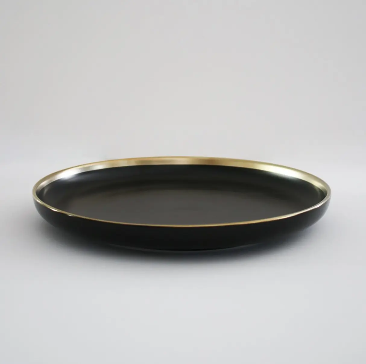 Marcel Ardani 'The Luxury Collection' Large Black Plate with Gold Trim – Elegant Ceramic Dinnerware