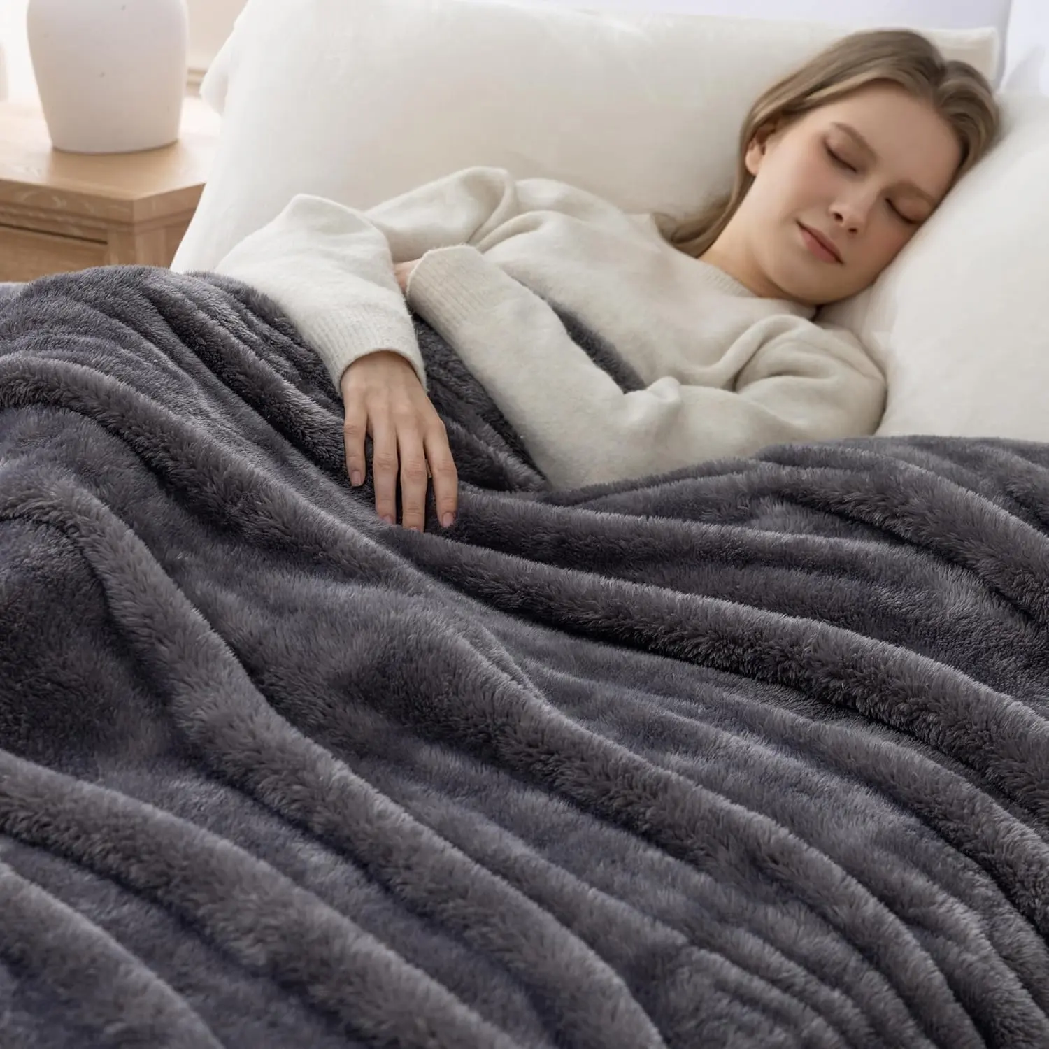 SummerWins Double-Pile Premium Fleece Blanket - Ultra Soft, Warm All-Season Home Decor Blanket, Lightweight Plush Microfiber Super Fluffy Throws for Couch Bed