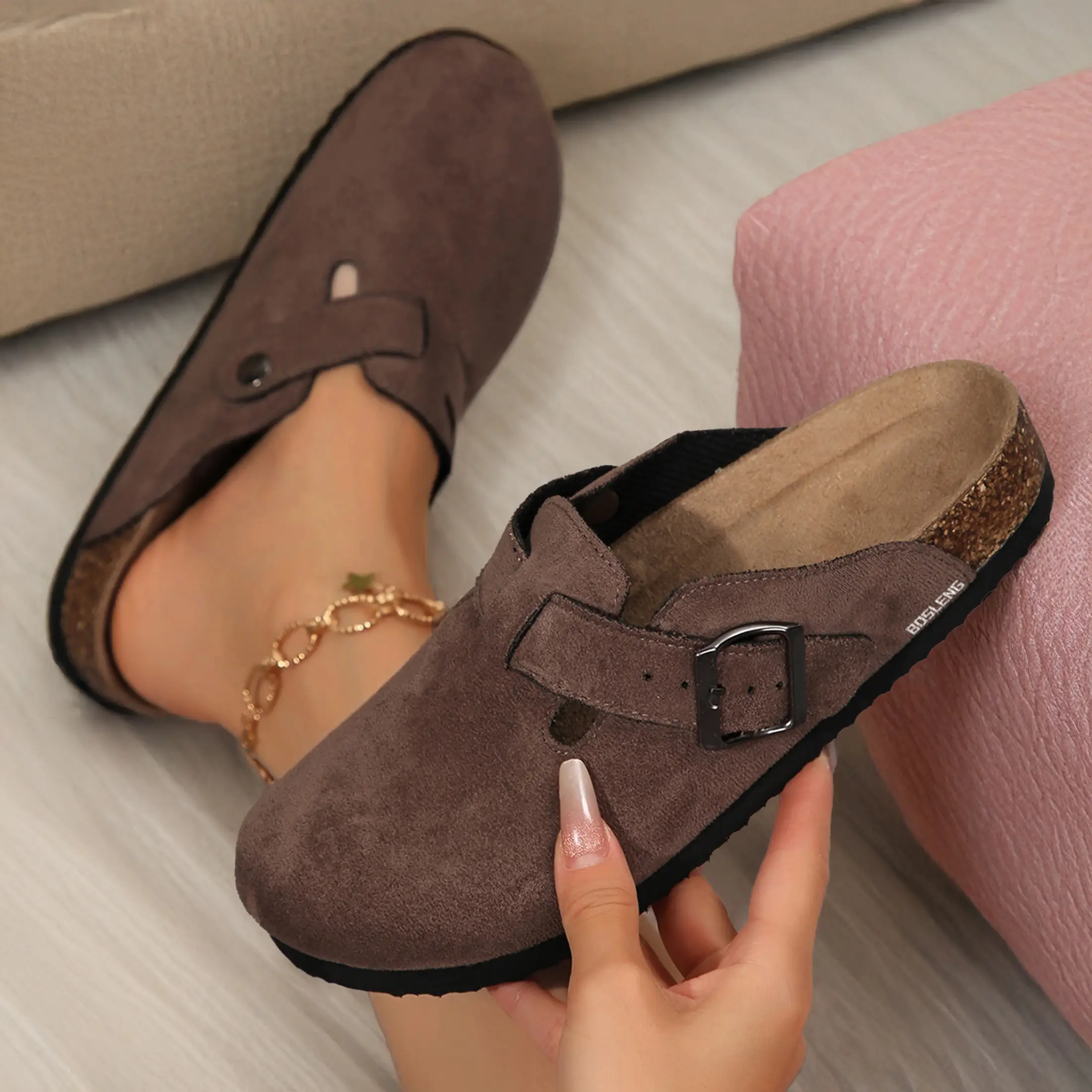 Women's Comfortable Slippers Suede Leather Clogs Slip on Comfortable Home Mules Clogs Shoes with Adjustable Buckle