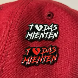 Todas Mienten Hat Pin