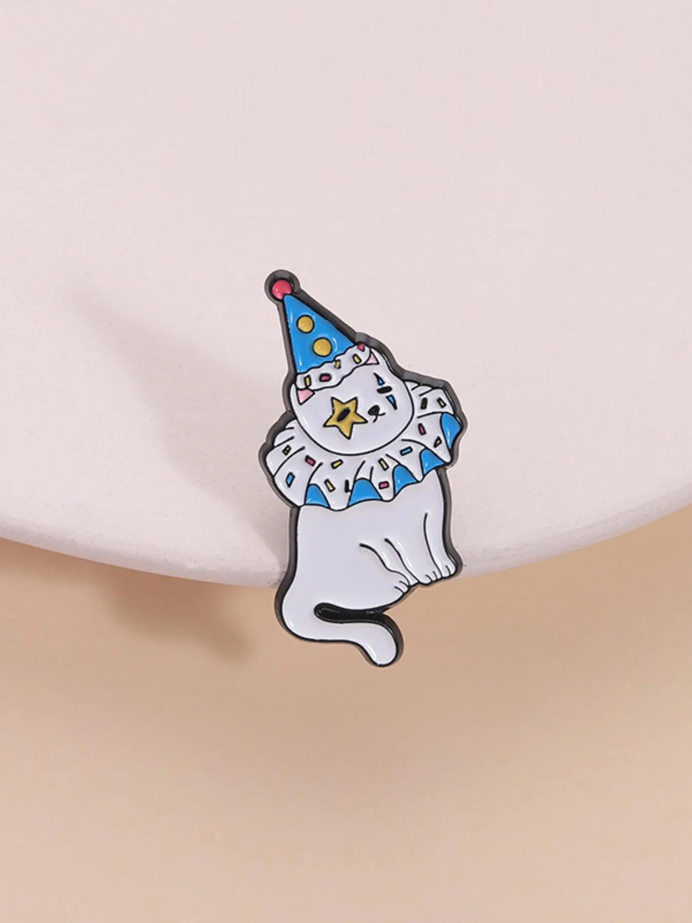 Cute Clown Costume Cat Design Brooch, Fashion Brooch for Women & Men, Enamel Pin Suitable for Backpacks, Jeans, Scarves, Hats Decoration, Hat Pins, Fashion Accessory, Men Accessories
