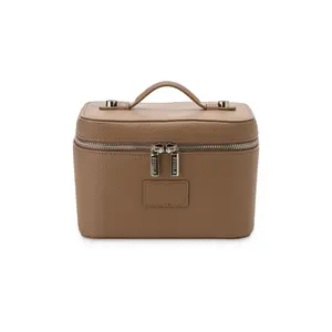 ETOILE COLLECTIVE x Revolve Mini Vanity Case in Cappuccino