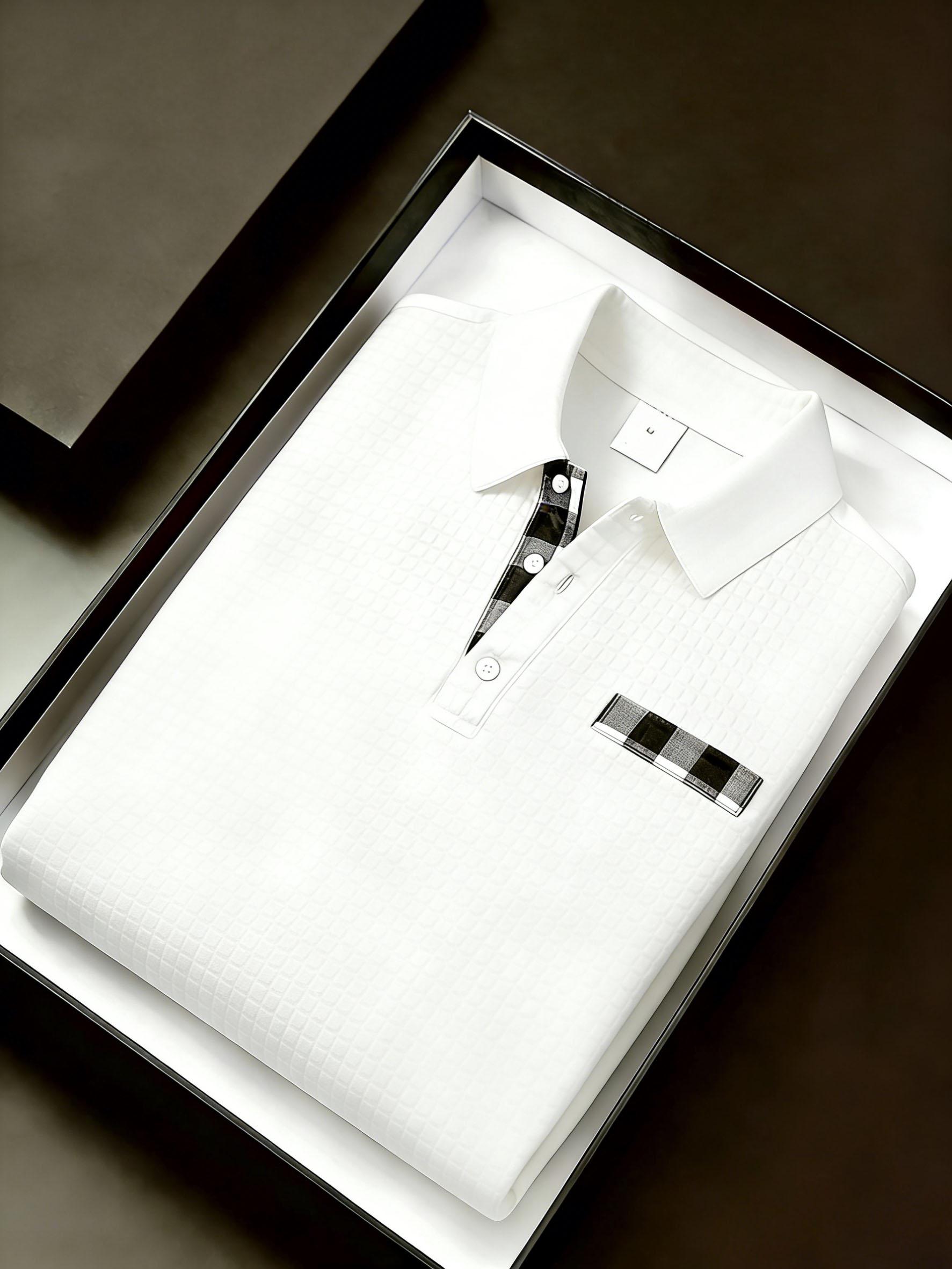 Men's Fashion Casual Long-Sleeve Polo Shirt, made from soft and breathable fabric, versatile and stylish, suitable for daily casual wear and office attire.