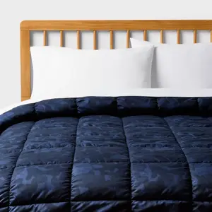 Full/Queen Camo Puffer Comforter for Dorm - Room Essentials
