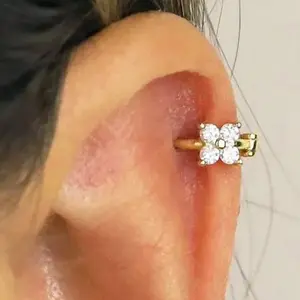 1 Piece S925 Sterling Silver Small Flower Zircon Cartilage Clip, Small Exquisite Ear Jewelry for All, Minimalist & Eye-Catching, Versatile for Daily Commute