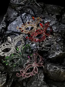 Charming Metal Eye Mask for Makeup Parties & Halloween Events, Sparkling Rhinestone Butterfly Design Face Accessory, Ideal Costume Prop, Butterfly Props