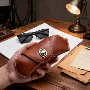 Retro PU Faux Leather Eyeglass Case Unisex Portable Hanging Bag Storage Box for Prescription Glasses and Sunglasses Pressure Resistant Sunglasses Bag