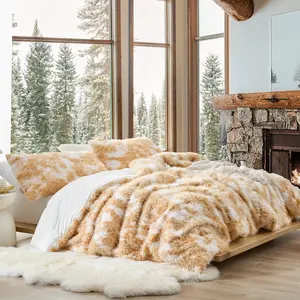 Highland - Coma Inducer Oversized Comforter - Tan & White