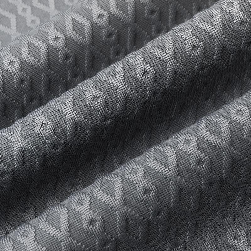 Men’s solid-color polo shirt with a turn-down collar and V-neck, faux two-piece design; diamond jacquard texture fashion casual sports T-shirt—simple, versatile, comfortable, and breathable; suitable for work commutes, outdoor activities, and everyday hom