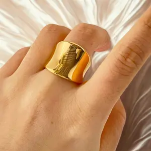 1pc Women’s Titanium Steel Wide Band Ring – Smooth Asymmetrical, Modern Fashion Jewelry for Daily Wear & Party Gift