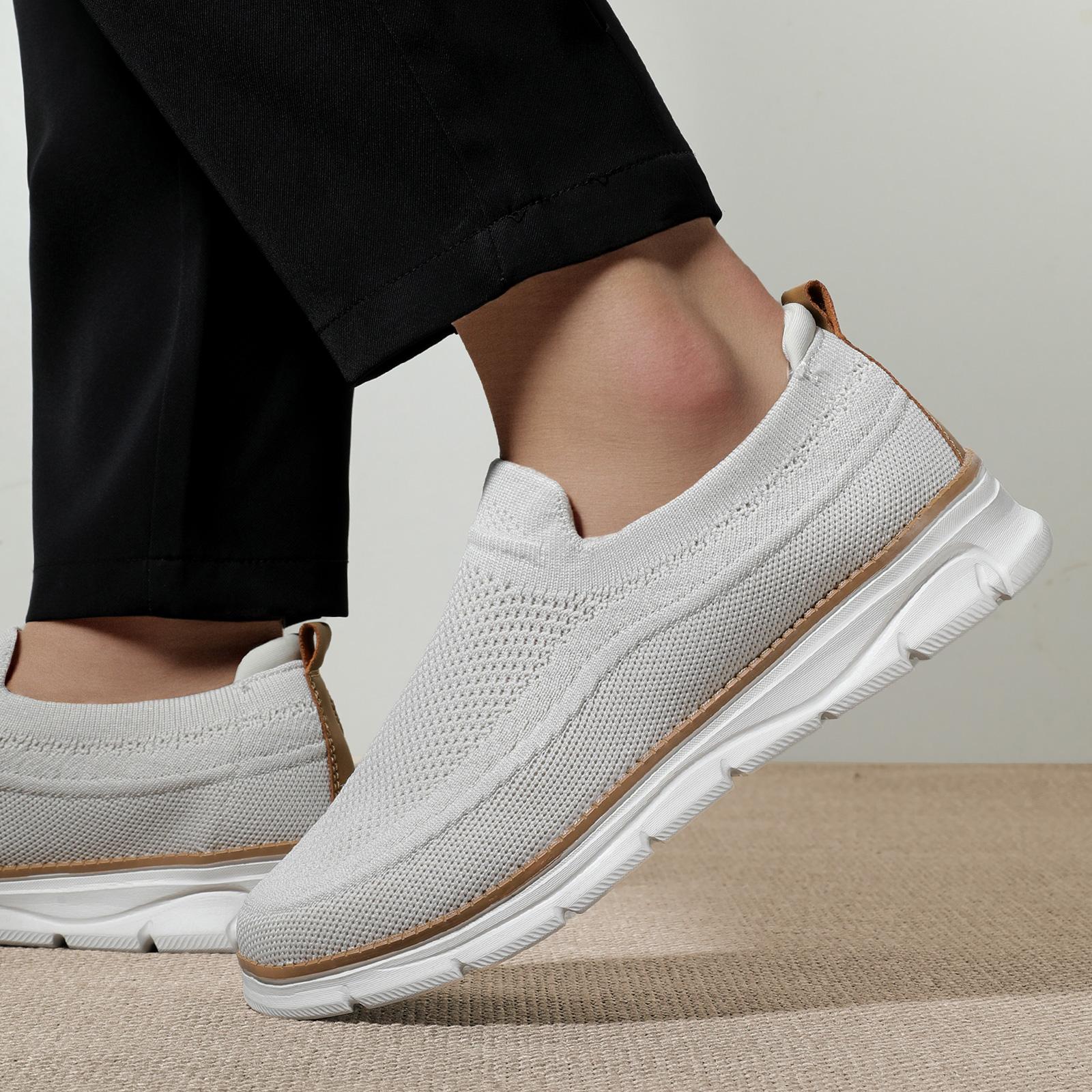 New men’s casual low top shoes fashionable driving moccasins and flat sneakers that are lightweight, breathable, and comfortable for everyday wear and running. Perfect for students and outdoor sports. Closed Trainer Boy Training Runner Athletic Footwear