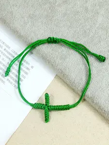 Handmade woven red cross bracelet - Suitable for both men and women, adjustable lucky wristband. Ideal gift for back-to-school season, graduation season, teacher's day, and for friendship tokens throughout the year.