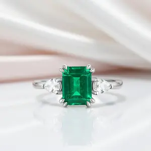 Adjustable 1.5 Carat Green Emerald Ring