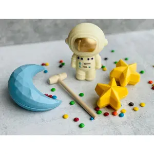Astronaut Breakable Chocolates (Set of 4)