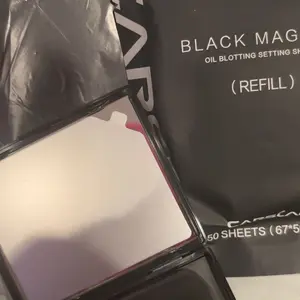 Product Review of CARSLAN Black Magnet Oil Blotting Setting Sheet With Powder More Control Oil Keep Fresh 2 IN 1 Blotting Sheet with Mirror Puff & Recyclable Case 450 Sheets 1 Box 2 Refills from 2**a
