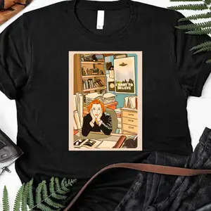 The Skeptical Dana Scully In The Mulder S Office The X Files T-Shirt