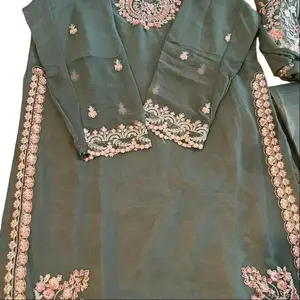 Pakistani Luxury Lawn Floral Dress - Traditional Women's Clothes for Special Occasions - Womenswear with Comfort - Suit