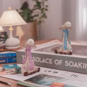 New Office Computer Decoration Cute Giraffe Desk Ornament, Car Dashboard Decor, Long Neck Giraffe Figurine, Adorable Small Display Accessory