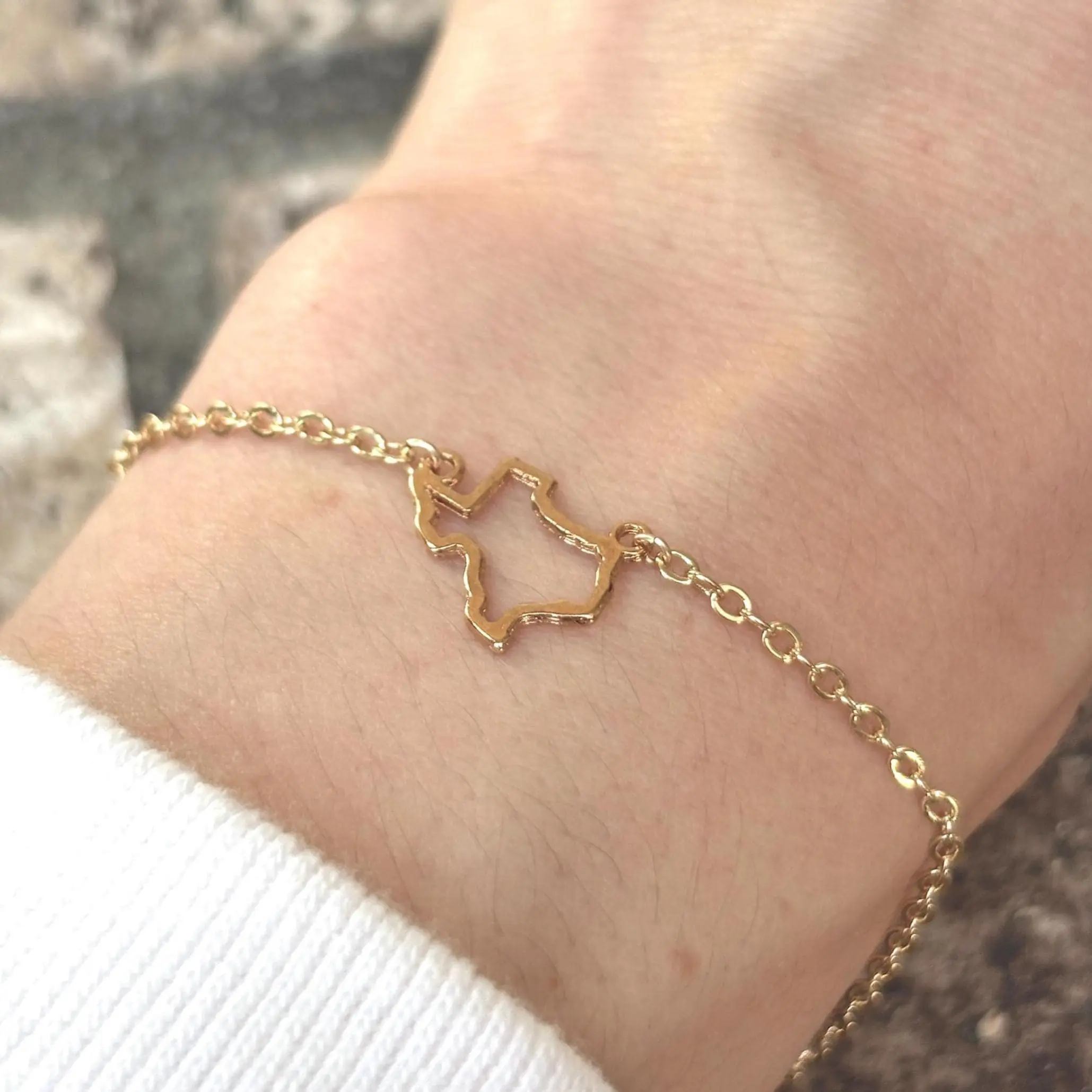 Texas State Outline Charm Bracelet - Stainless Steel Gold Plated Chain, 6.5 Inch with 1" Extender, Durable & Tarnish Resistant, Perfect for Gifts