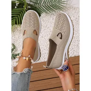 Women's Fashionable Plain Color Slip on Mesh Breathable Lightweight Sneakers, Casual Comfortable Sports Running Shoes, All-match Round Toe Shoes for Daily WearGift