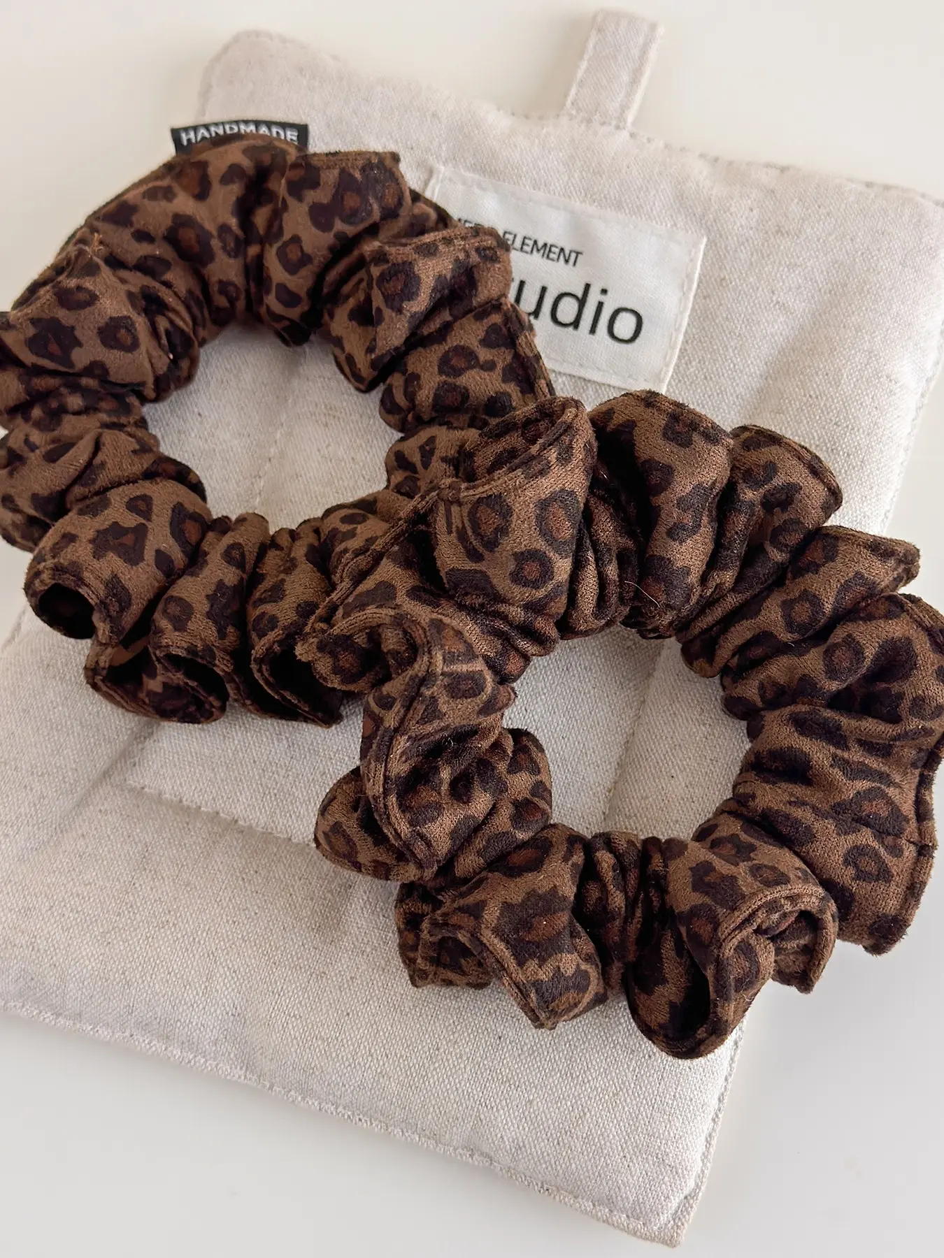 1pcs Fashion New Leopard Print Suede Hair Tie for Women, Fashionable Hair Accessories, Simple Elegance Girls Ponytail Rubber Band, Cute Bun Headband, Hair Scrunchies, Cute Hair Ties