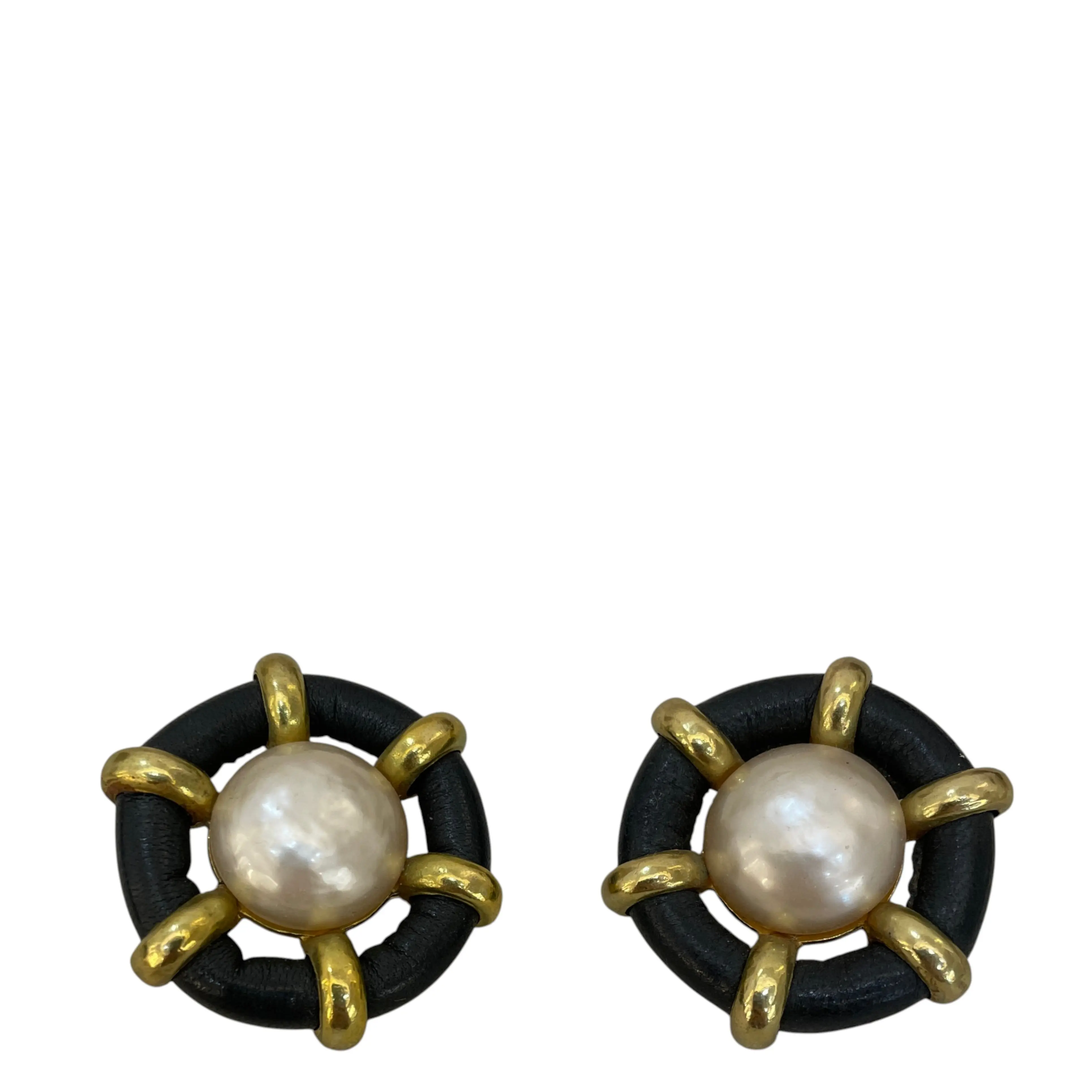 Pre-owned Chanel Clip On Earings Gold Plated Leather Faux Pearl Black (086sc)