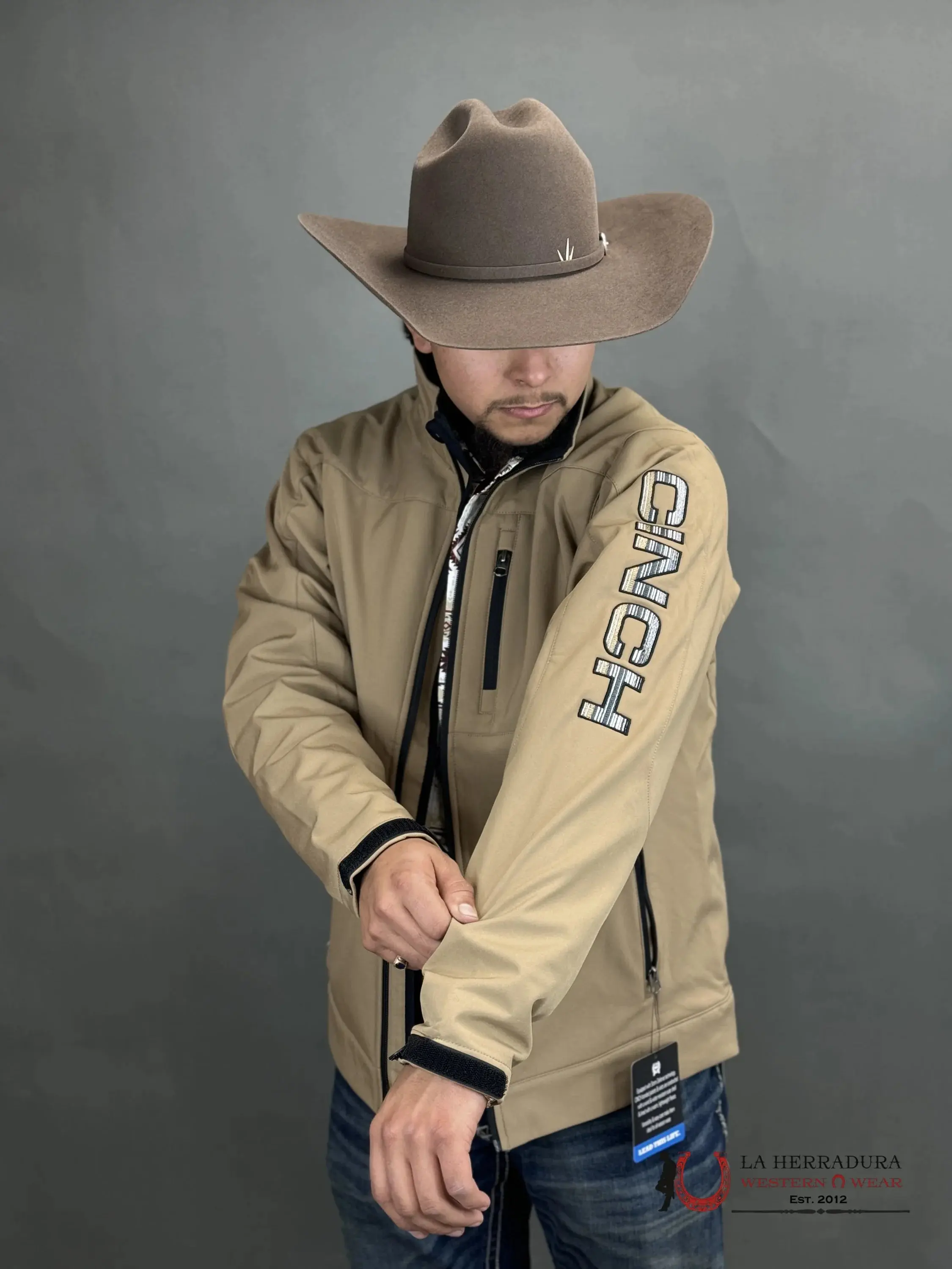 CINCH MENS Beige Classic team logo 7008