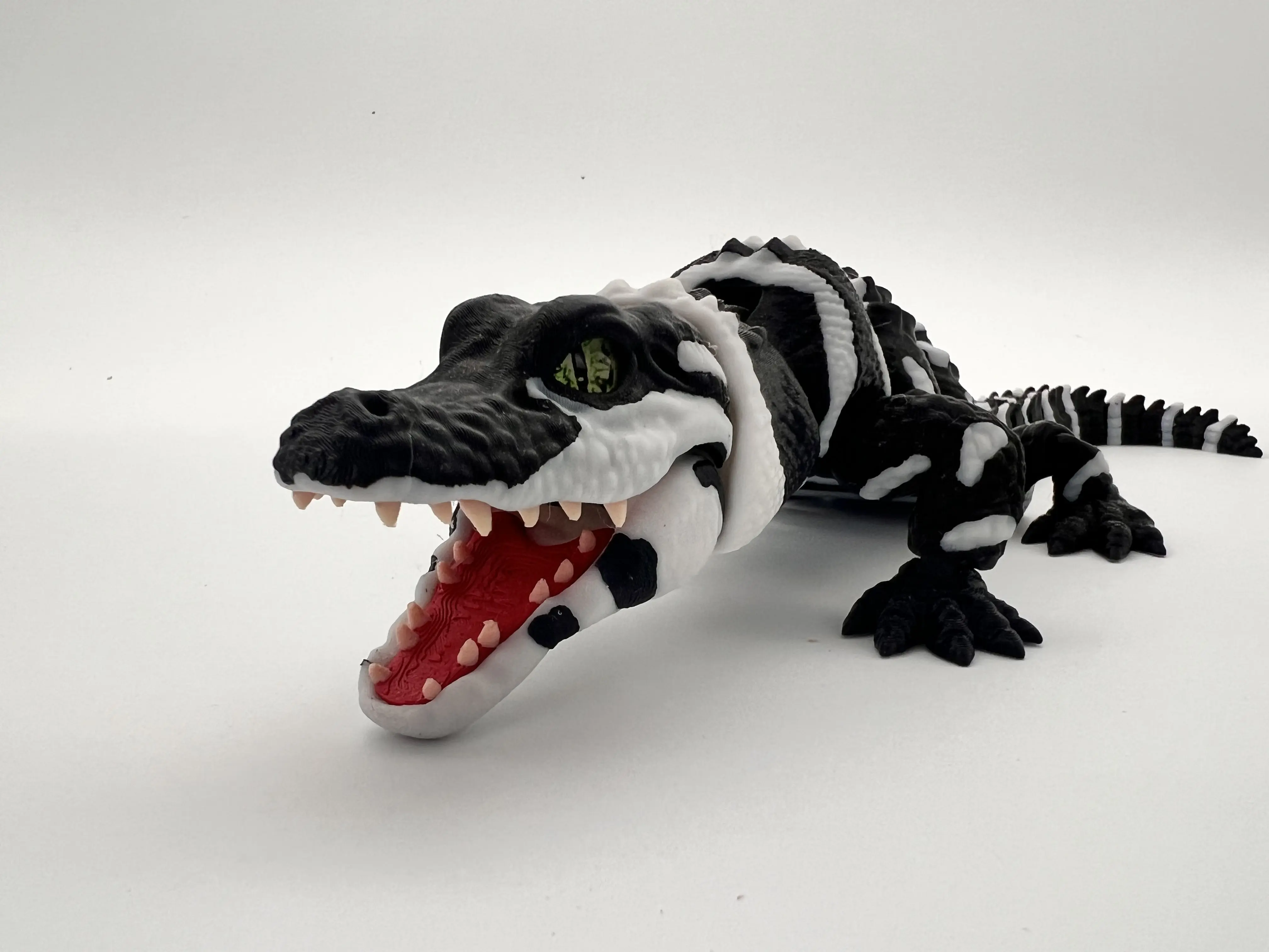 3D Printed Articulated Alligator with glass eyes Decor Ornaments