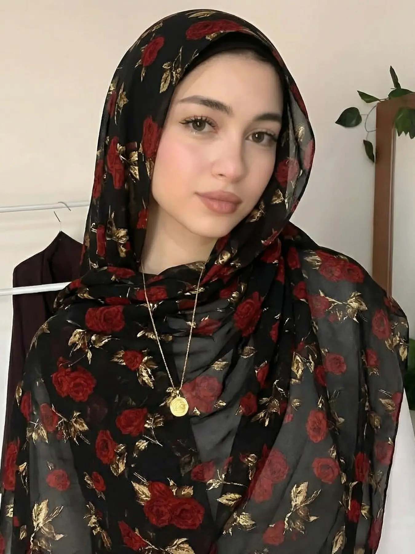 Vintage Rose Print Hijab Scarf, 90x180cm Muslim Wrap, Versatile Fashion Accessory, Commute & Travel Essential, Stylish Atmosphere Decor