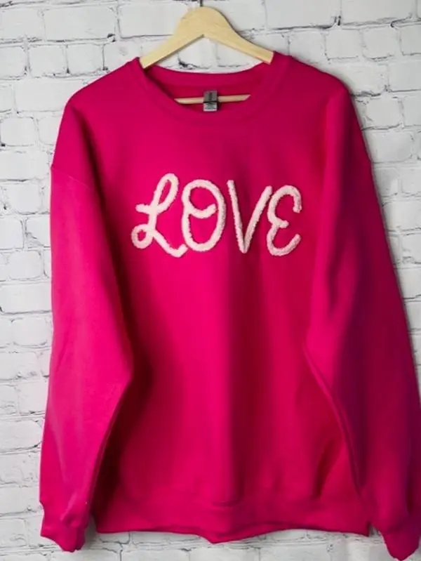Embroidery yarn sweatshirt | Cotton | Casual | Pink |Custom made | Oversized | Team spirit | Chenille yarn | Soft | Crewneck | Eagles | LOVE | Chenille yarn | Embroidery | Cheer mom Cotton Casual Plain