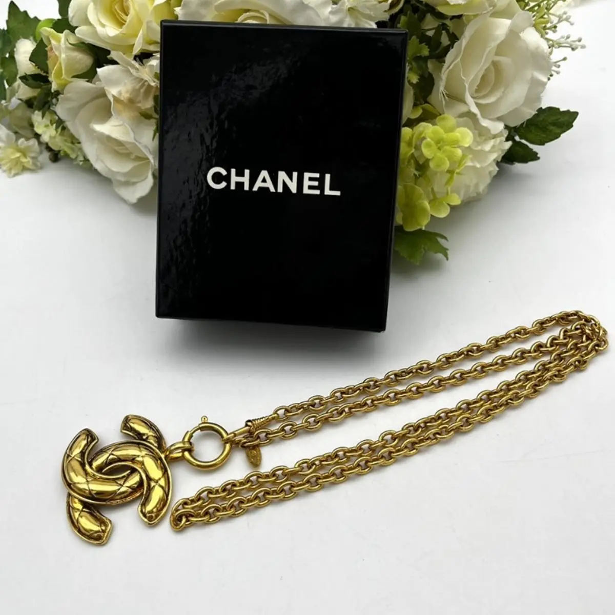 Pre-owned CHANEL As Shown Shoulder Bags Vintage Gold Tone Quilted CC Pendant Chain Necklace RS3342775