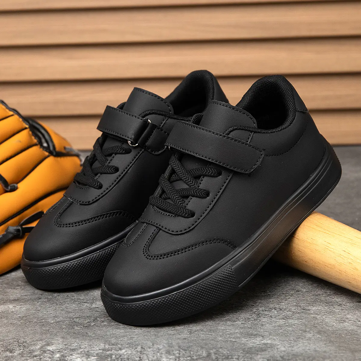 Children’s athletic shoes, unisex white skate sneakers with Velcro closure, non-slip, waterproof, wear-resistant soles suitable for all seasons—ideal for outdoor play and casual pairing; a small black shoe option; lightweight, minimalist, durable school s