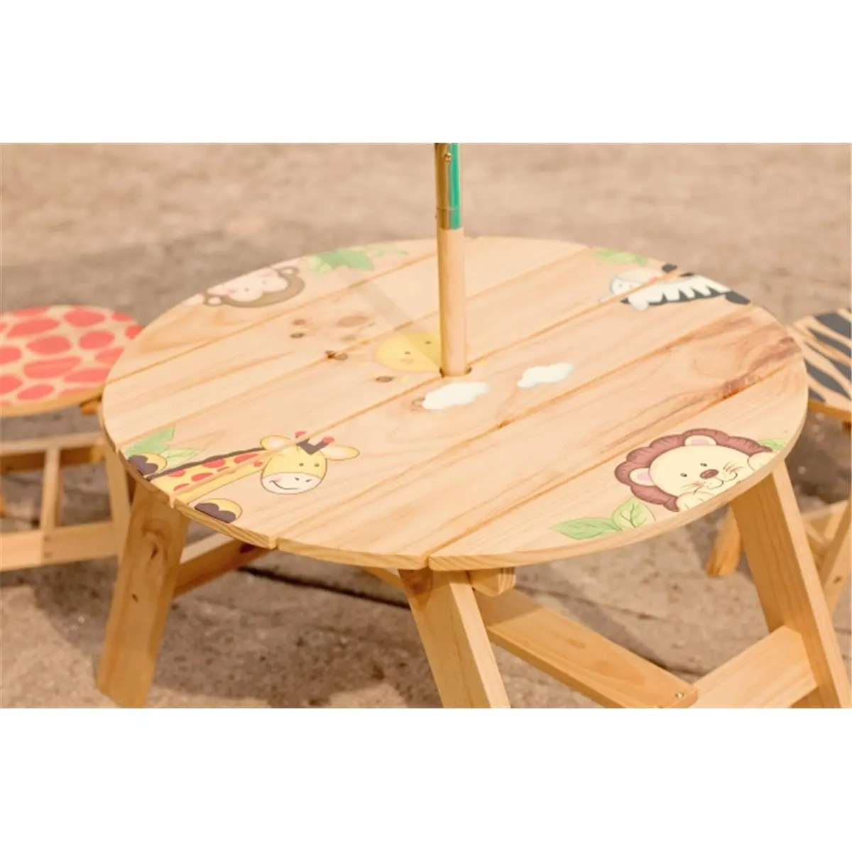 Teamson Sunny Safari Collection Natural Wood 3-Piece Outdoor Furniture Set - Hand Carved Durable Patio Set with 1 Table, 2 Adventurous-Style Chairs for Backyard, Christmas, Baby Shower, Playroom, Kids Bedroom, Multi-Seat Outdoor Furniture Sets