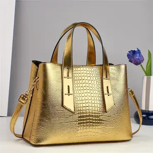 [Luxurious Handbag] Golden Luxurious Women’s Handbag - Crocodile Pattern, Large Capacity, PU Material, Adjustable Crossbody Strap, Stylish Commuter Bag for Everyday Use