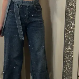 Wide leg jeans