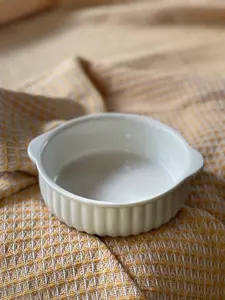 Mini Ribbed Baking Bowl - Elegant White Ceramic Ramekin with Secure Grip & Dishwasher Safe Design for Everyday Cooking & Special Occasions