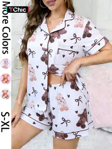 2-piece set of women's white background with full body bow, love brown, pink doll, teddy bear pattern printed short sleeved shorts, soft and comfortable lapel design top, small pocket elastic waistband, daily casual women's sleepwear set