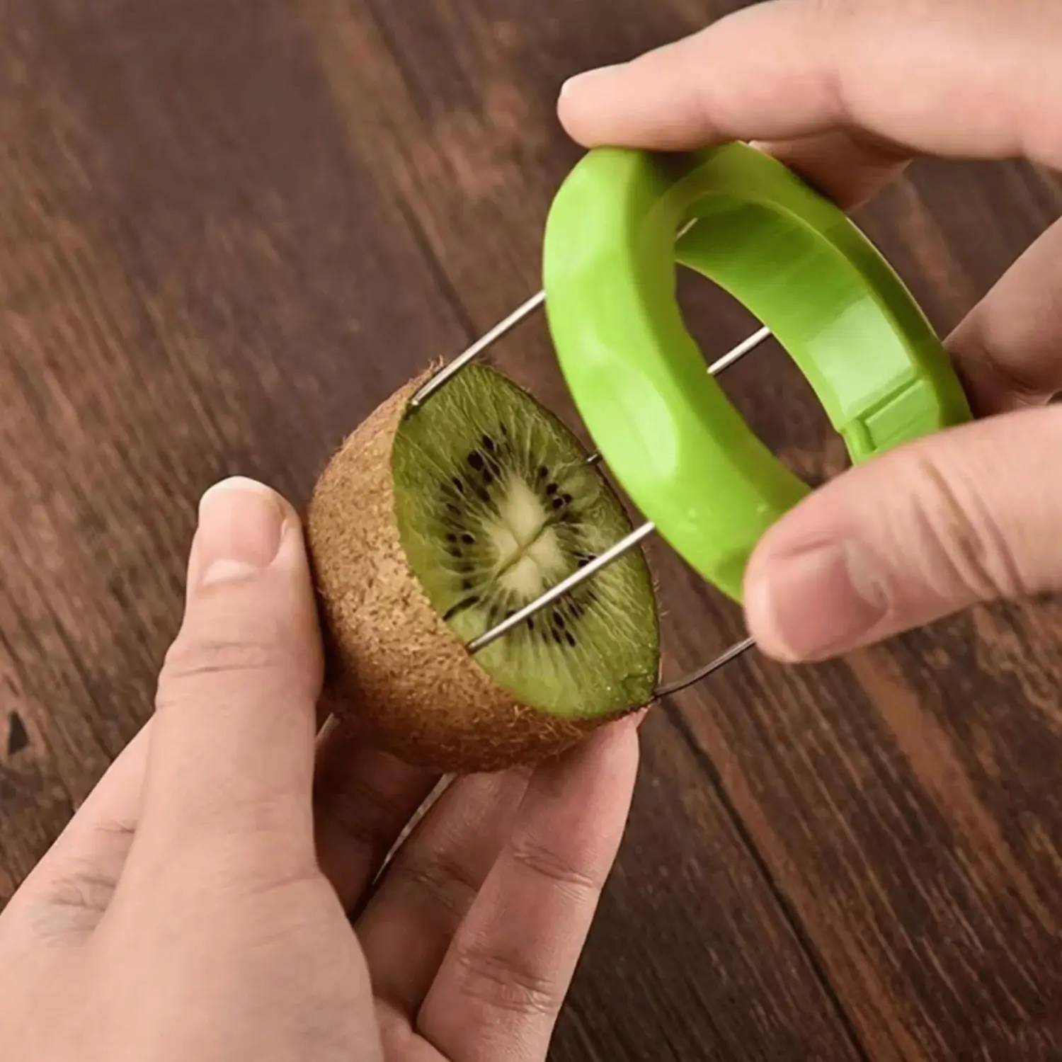 Reusable kiwi peeler, 1 creative portable kiwi cutter, kitchen fruit pit remover